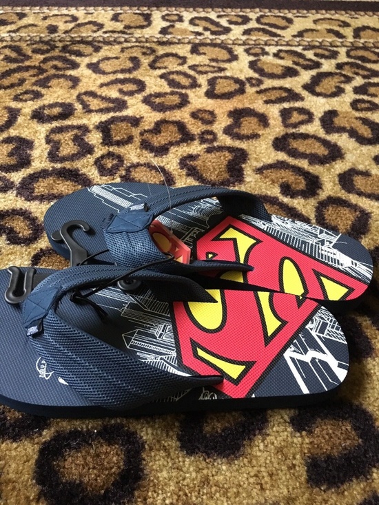 Superman Men\'s Graphic Flip Flops Thong Sandals Slides Small 7/8 Multi-Color